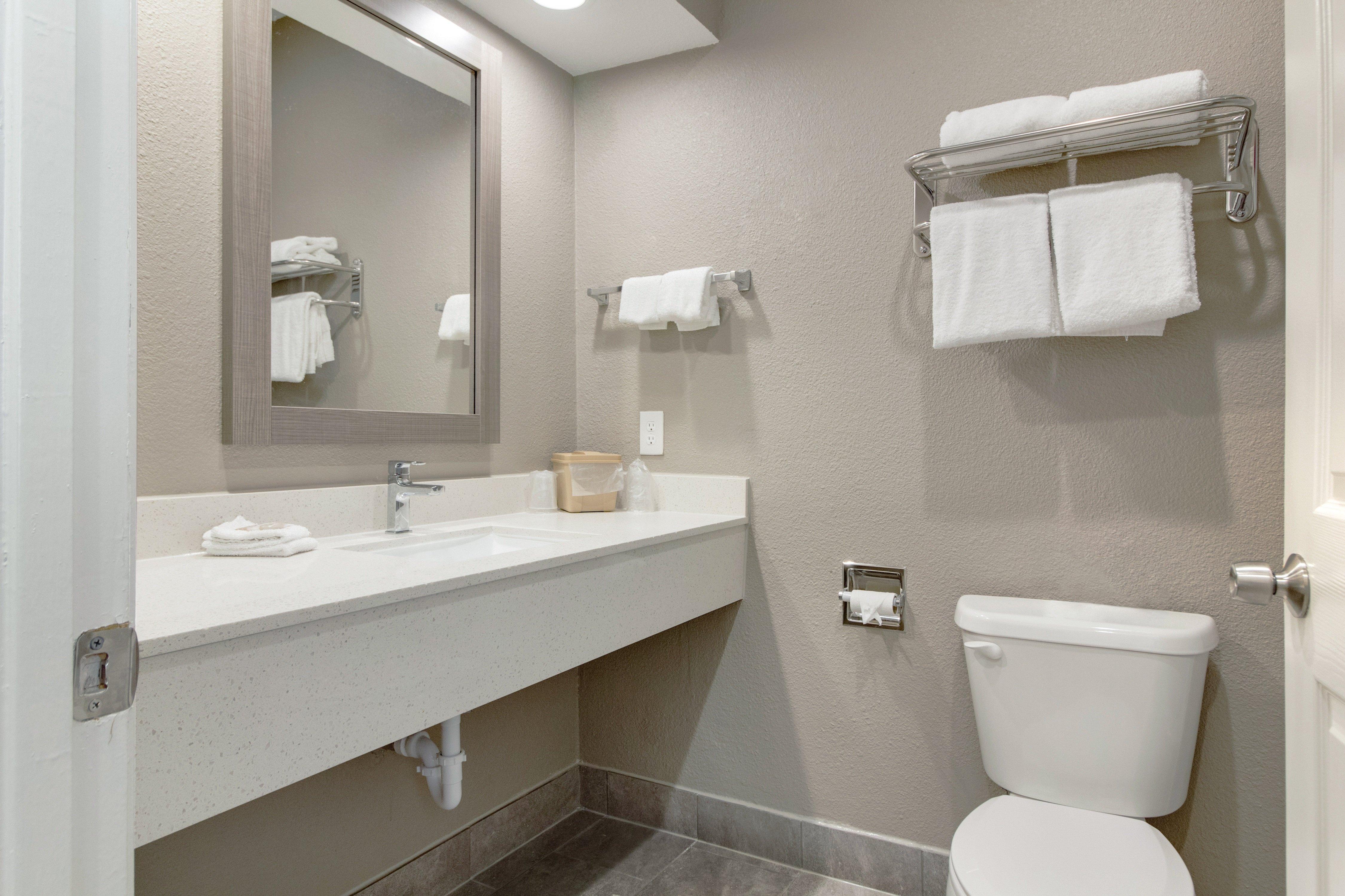 Red Roof Inn Plus + Galveston - Beachfront מראה חיצוני תמונה