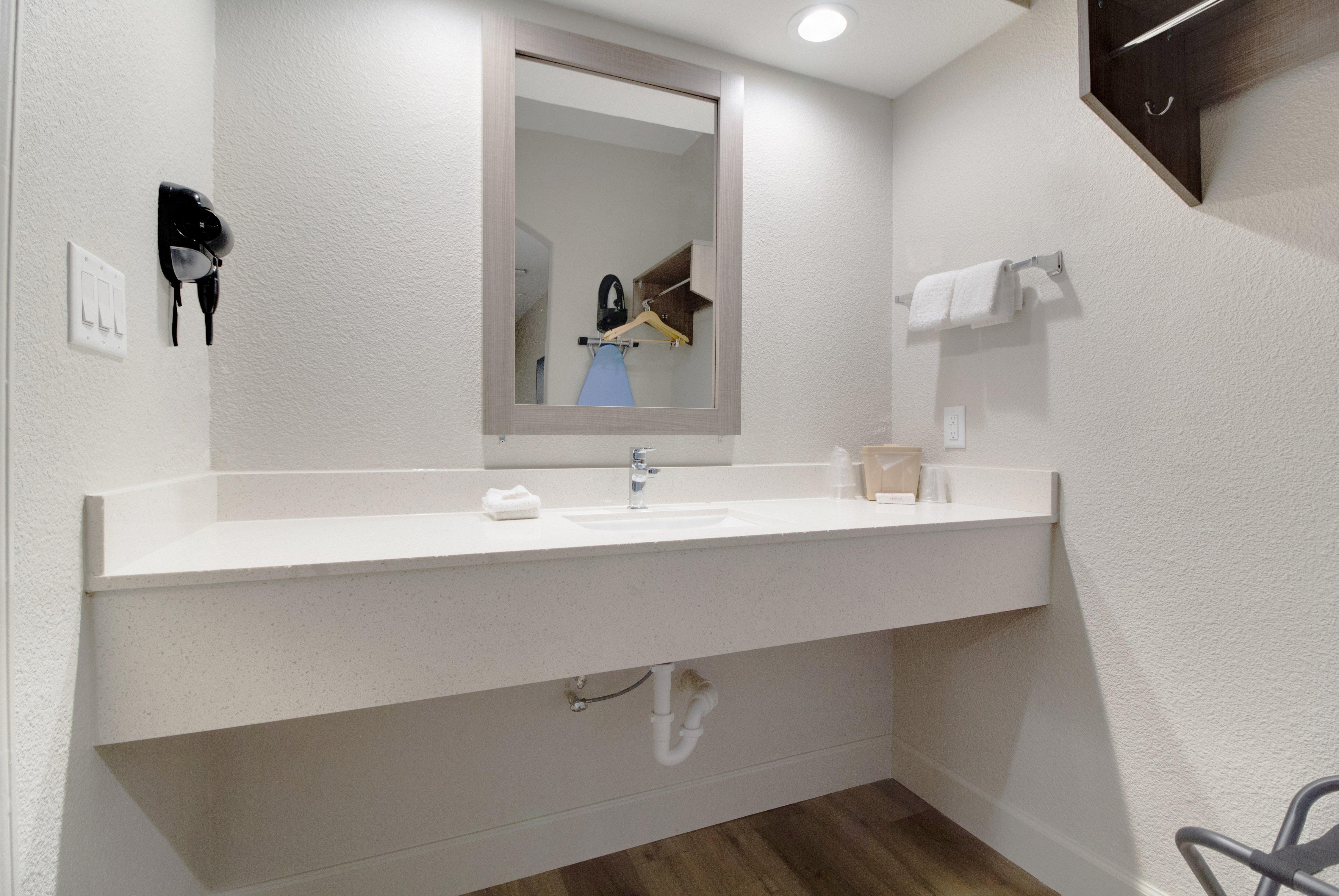 Red Roof Inn Plus + Galveston - Beachfront מראה חיצוני תמונה