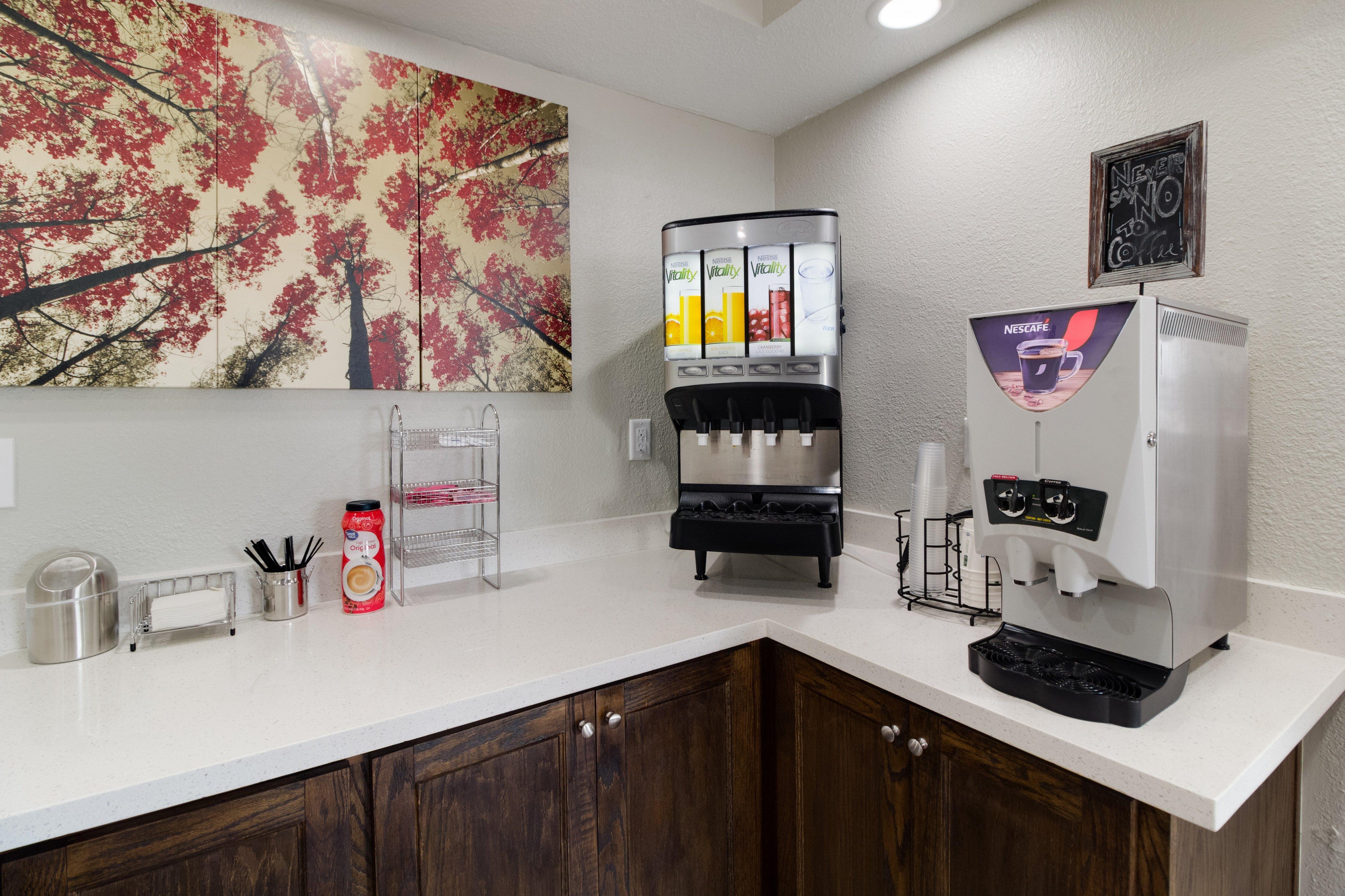Red Roof Inn Plus + Galveston - Beachfront מראה חיצוני תמונה