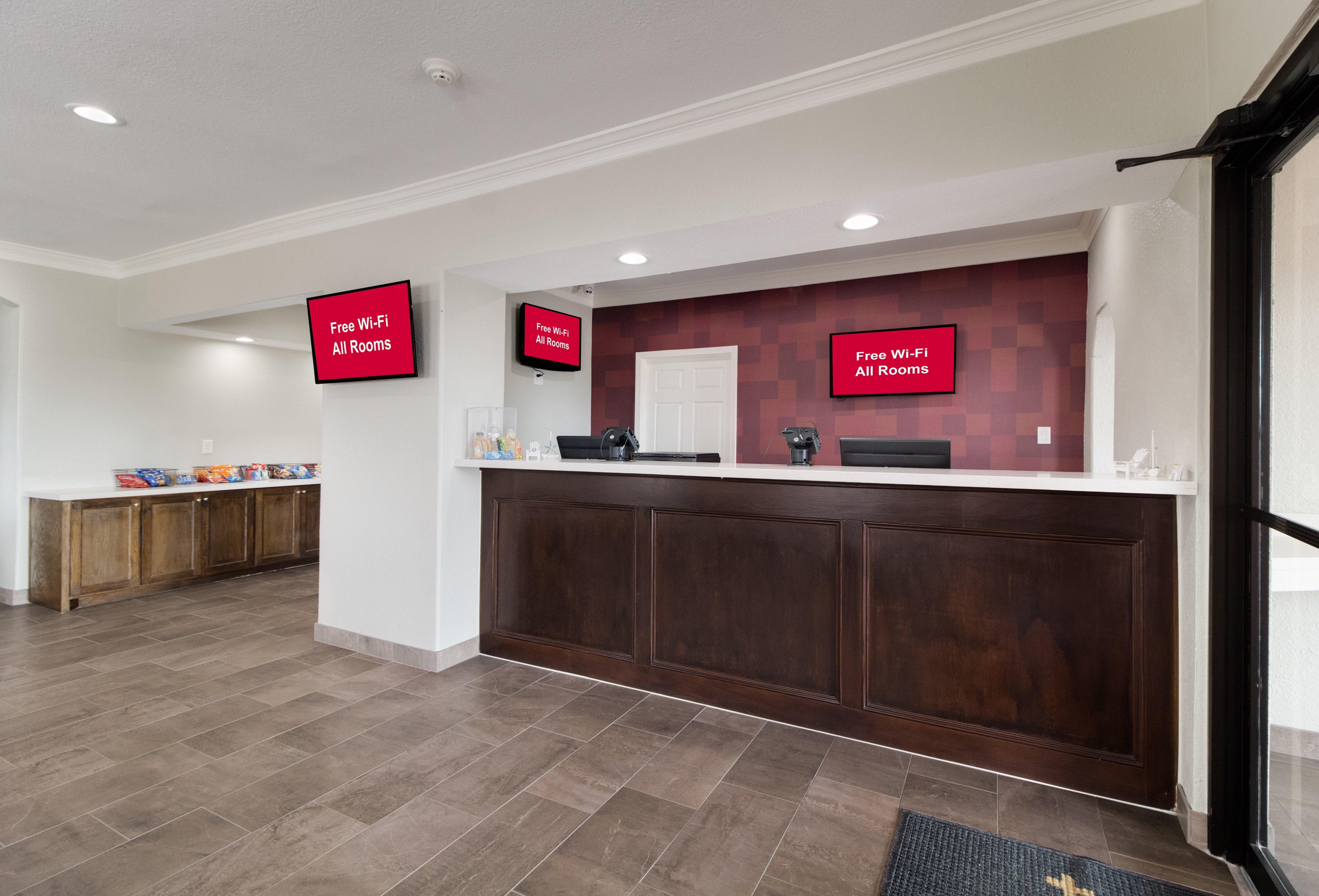 Red Roof Inn Plus + Galveston - Beachfront מראה חיצוני תמונה