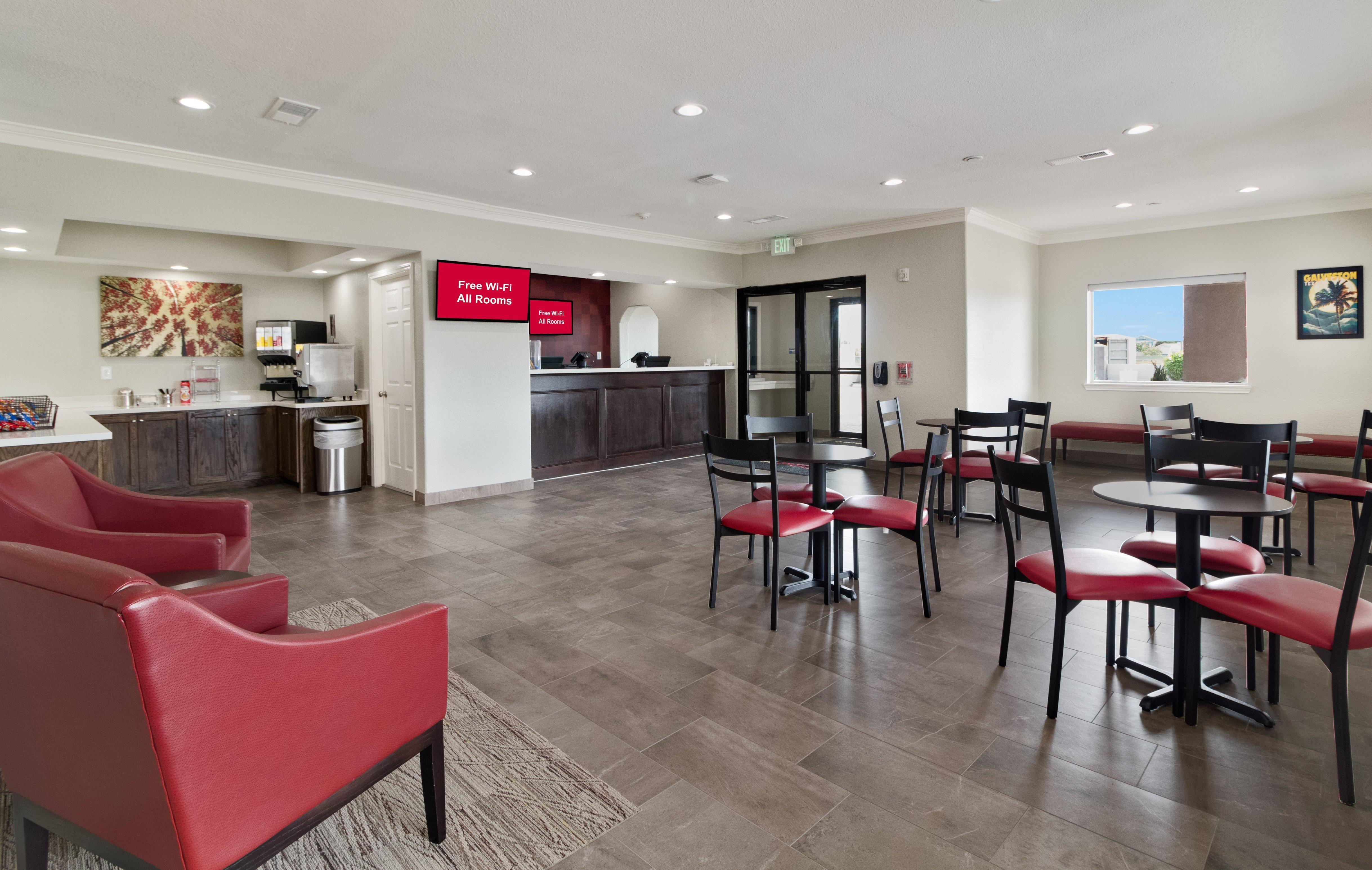 Red Roof Inn Plus + Galveston - Beachfront מראה חיצוני תמונה